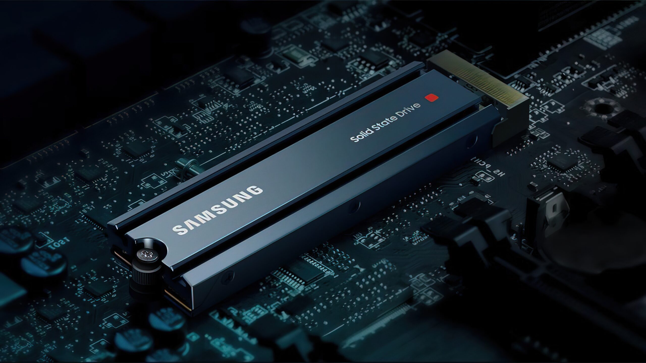 Bu Samsungning eng tezkor SSD-si bo'ladi. Model 990 Pro Internetda yondi