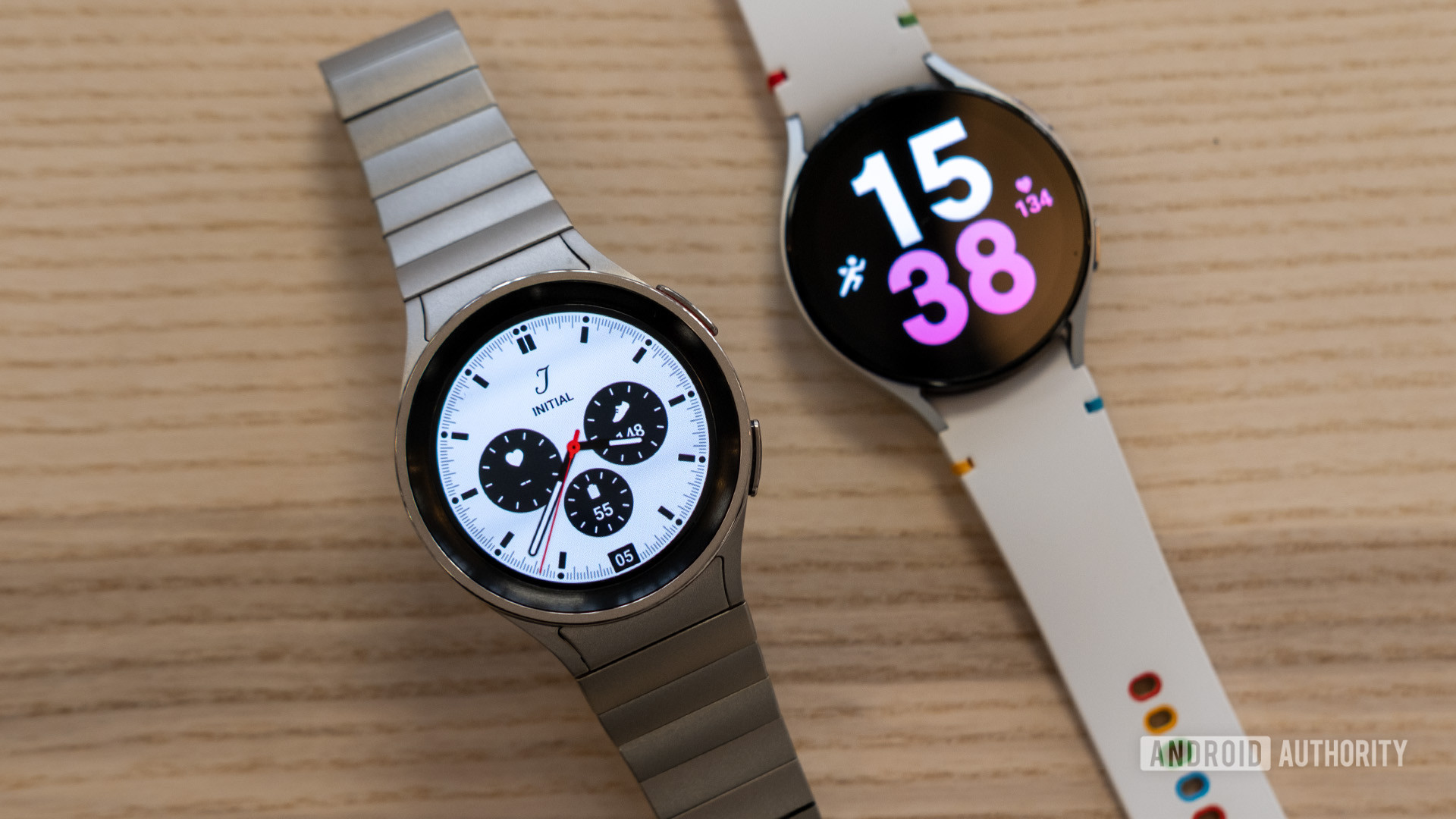 Galaxy Watch 6 Classic aqlli soati tasvirlarida aylanuvchi ramka mavjudligi tasdiqlandi
