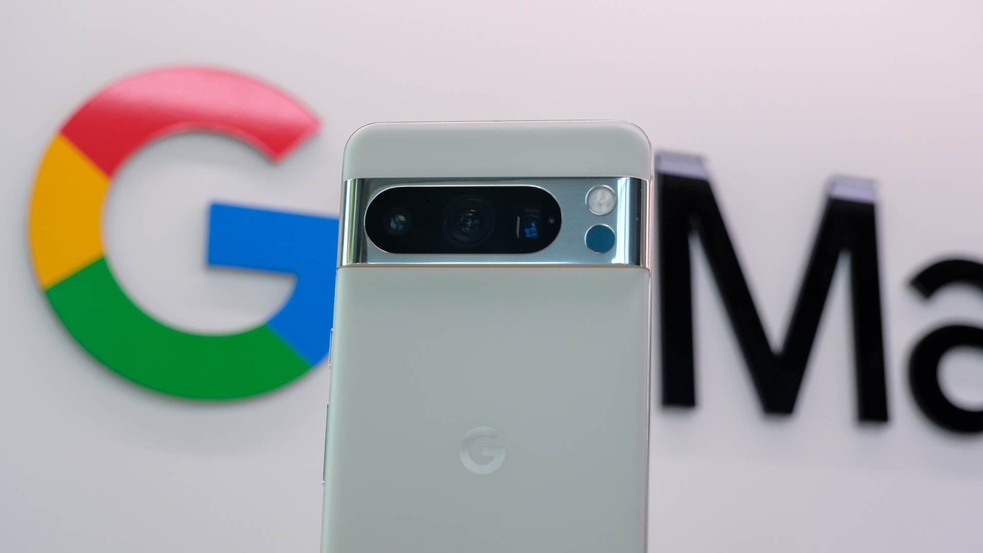 Google sun'iy intellekt asosida ishlaydigan Pixie ovozli yordamchisi ustida ishlamoqda
