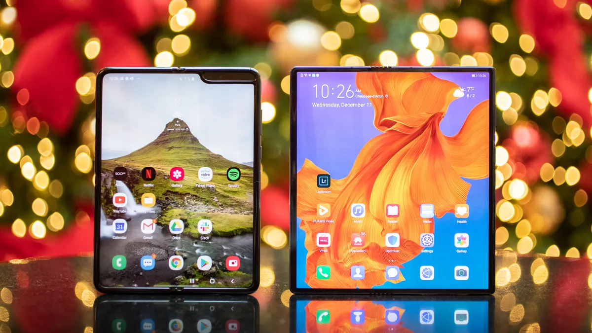 Samsung va Huawei Motorola va Tecno’dan o'rnak olmoqda. Kompaniyalar arzon buklanadigan smartfonlar tayyorlamoqda