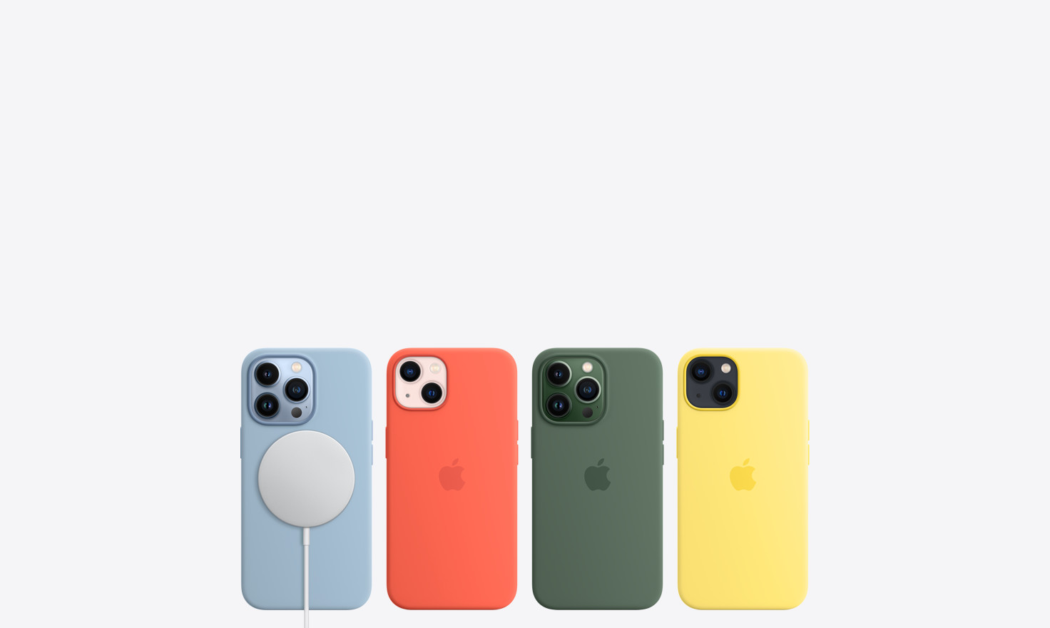 Besh yillik evolyutsiya: iPhone X, iPhone 11 Pro, iPhone 12 Pro, iPhone 13 Pro va yaqinlashib kelayotgan iPhone 14 Pro umumiy rasmda solishtirildi.