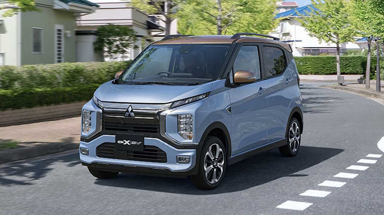 Avtomatik parkovka va kruiz nazorati bilan jihozlangan Nissan va Mitsubishi elektromobillari arzon narxda taqdim etildi.
