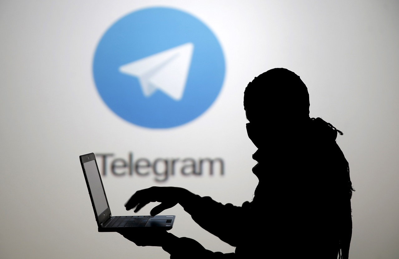 Telegramda pul ishlashning yangi usuli: firibgarlar soxta kartalar yordamida jabrlanuvchilarning kontaklaridan pul o‘g‘irlashadi